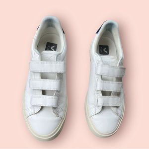 VEJA SNEAKERS WOMAN’S SZ. 8 WHITE BLUE